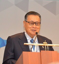 日本・ロシアフォーラムで講演する森喜朗元首相=モスクワの国際貿易センターで2014年9月9日午前、大前仁撮影