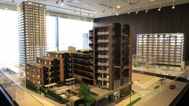 複数のマンション完成予想模型が展示される住友不動産の総合マンションギャラリー渋谷館。1カ所で、複数のマンションを比較検討できるのは珍しい