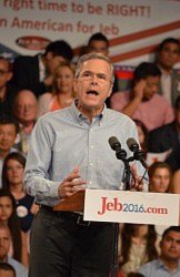 地元フロリダ州マイアミで2016年大統領選挙への立候補を表明した共和党のジェブ・ブッシュ元フロリダ州知事=2015年6月15日、西田進一郎撮影