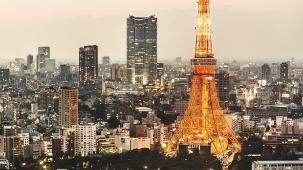 東京タワーとその奥の六本木ヒルズ