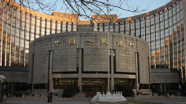 中国・北京市内にある中国人民銀行本店=2007年、大塚卓也撮影