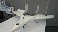 ソニーモバイルコミュニケーションズとＺＭＰが共同開発した飛行機型ドローン