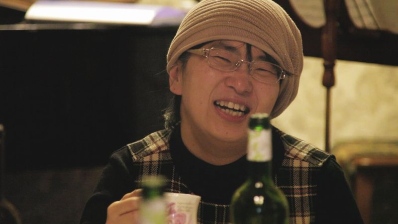 脳深部刺激治療を受けた主人公の佐藤治子さん=映画「ジストニア」より