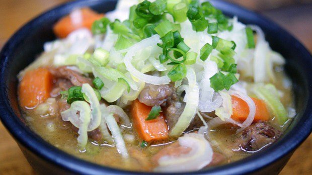 シロマル特製煮込み(490円)