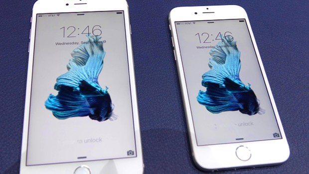 アップルの新スマートフォン「iPhone 6sシリーズ」。現行モデルと大差ないデザインに見えるが、性能・操作性とも改善されている