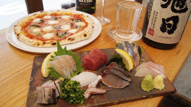 刺し身とピザの意外な組み合わせ