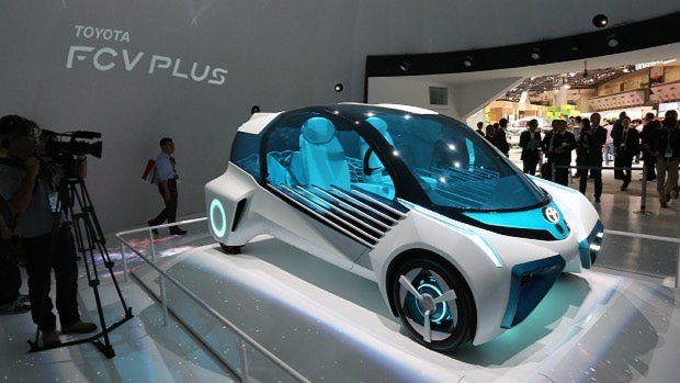 トヨタのコンセプトカー「FCV PLUS」=東京ビッグサイトで2015年10月28日、山本晋撮影