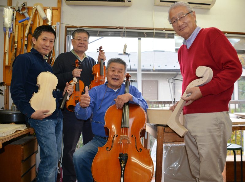 ニュース トピックス ストラディバリウスに魅せられ 手創り弦楽器フェア 毎日新聞