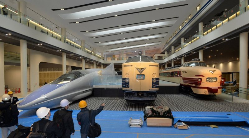 京都鉄道博物館：来春オープンへ準備着々 500系新幹線など