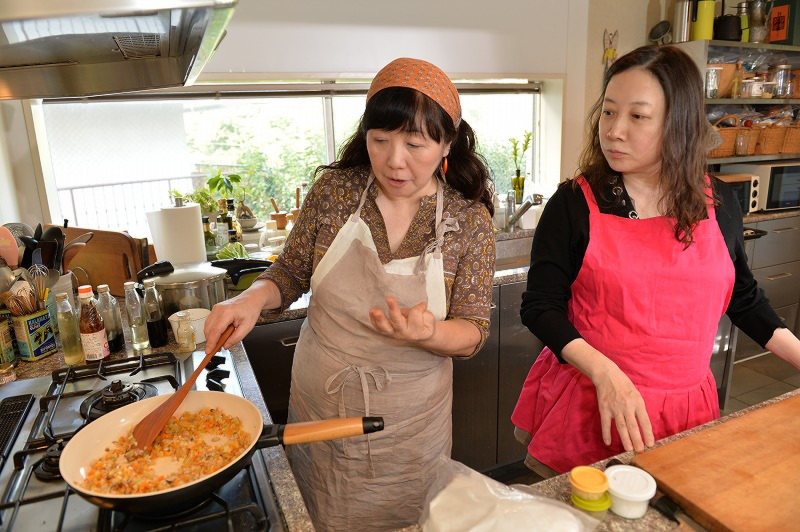 おんなのしんぶん 西原理恵子 おかん飯ｗｉｔｈ枝元なほみ 矢野顕子さんが来た 今回の料理 ミートローフ 写真特集1 15 毎日新聞
