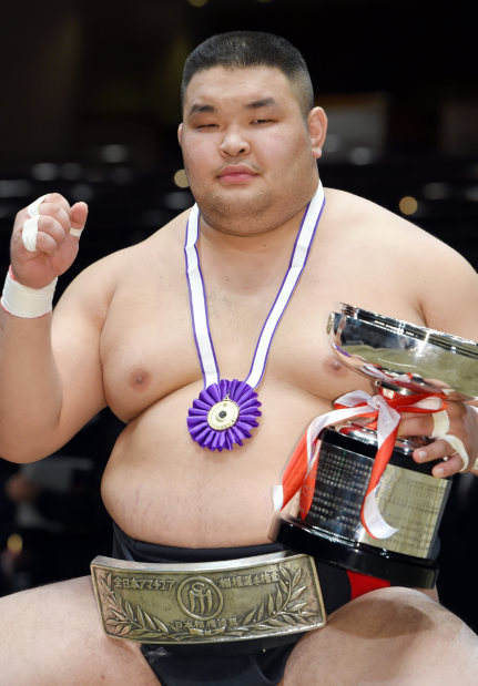 相撲：トゥルボルド、アマ横綱に 全日本選手権 | 毎日新聞