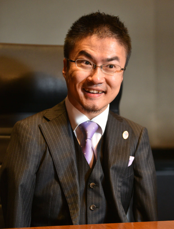 Listening:<今年の漢字>3氏が予想 安保、テロ…時代の転機を反映 毎日新聞 Listening:<今年の漢字>3氏が予想 安保、テロ…時代の転機を反映 毎日新聞