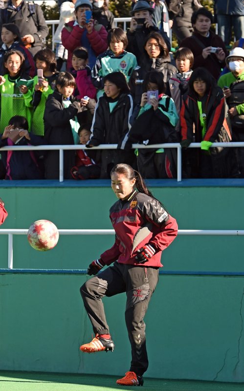 澤穂希氏　INAC神戸　ユニフォーム　ナンバージャージ　女子サッカー ヒュンメル INAC神戸レオネッサ 澤穂希 #8 ユニフォーム ホーム