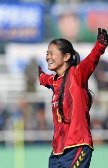 女子サッカー：澤穂希、引退発表後初の公式戦 皇后杯準々決勝 [写真