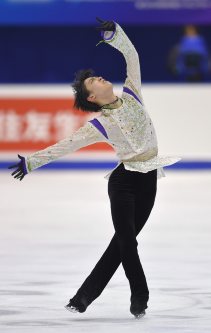 フィギュア：羽生4連覇…2度転倒しながら 全日本選手権 [写真特集2/17