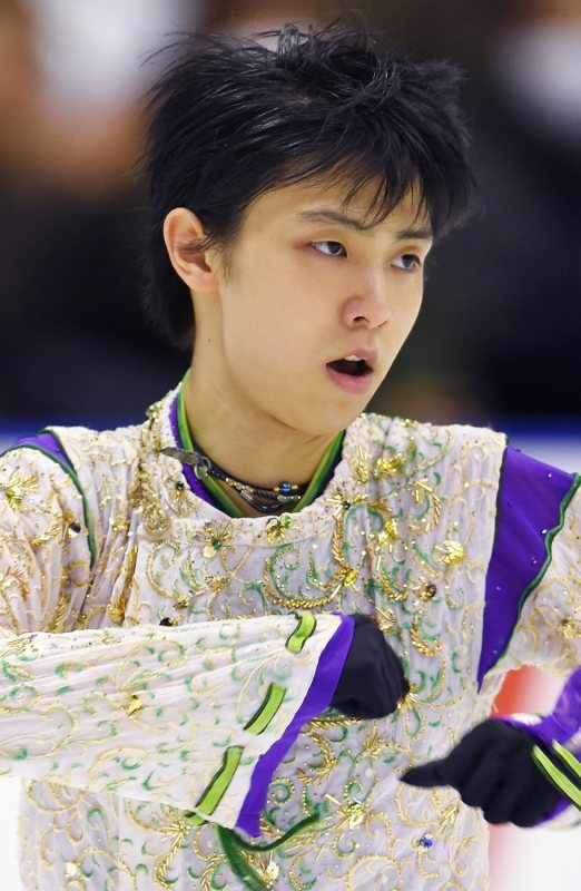 フィギュア：羽生4連覇…2度転倒しながら 全日本選手権 [写真特集3/17