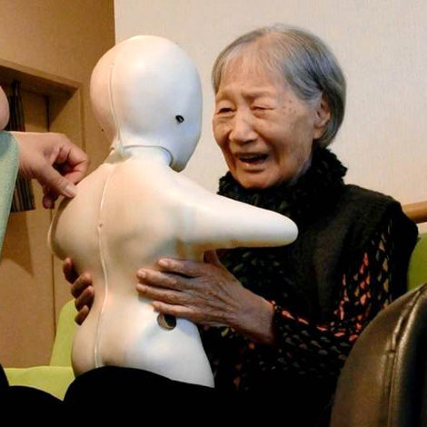 孤をいきる １ 寄り添う遠隔会話ロボ 毎日新聞