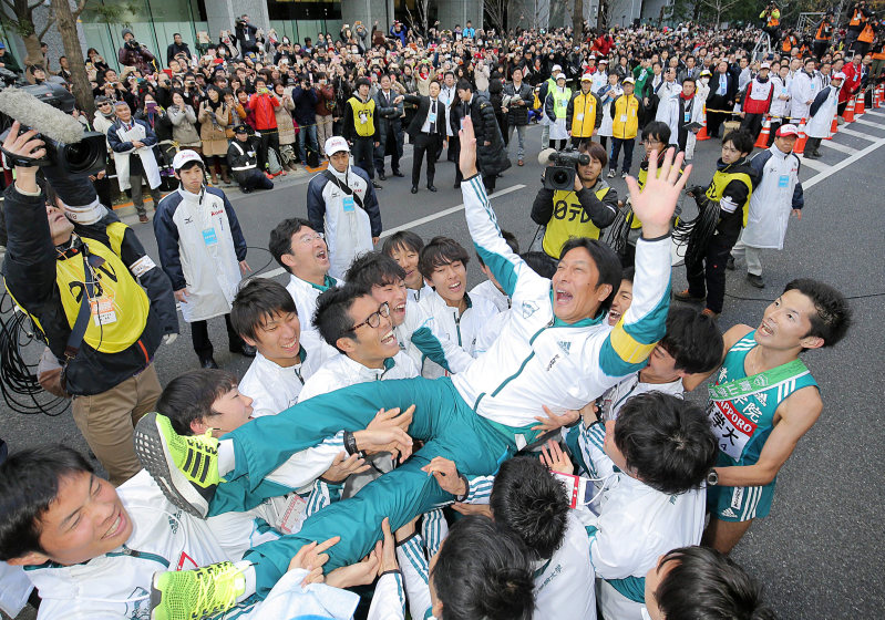 箱根駅伝：青学大監督「6区で優勝確信」 | 毎日新聞