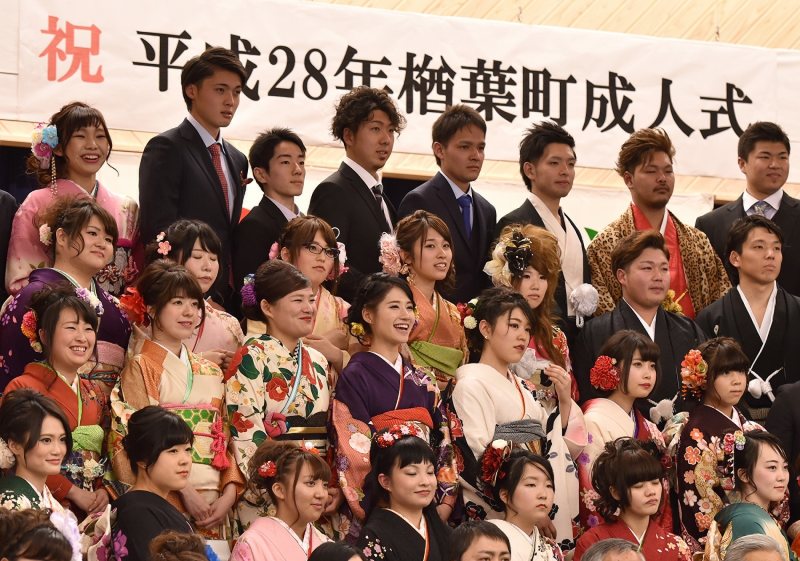 成人式：福島原発事故後初、楢葉町で73人出席 [写真特集7/7] | 毎日新聞