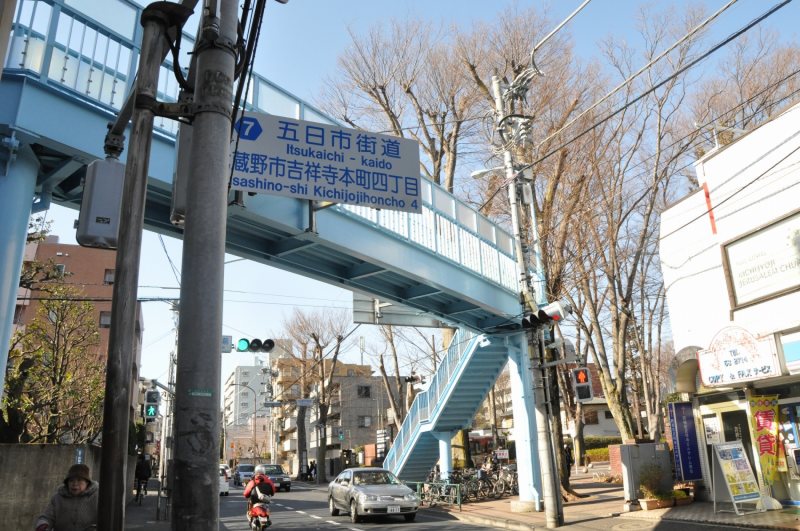 大学への道 成蹊大学 jr中央線吉祥寺駅から 写真特集27 30 毎日新聞 大学への道 成蹊大学 jr中央線吉祥寺駅から 写真特集27 30 毎日新聞