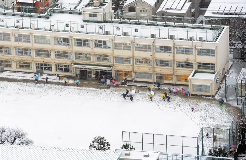関東大雪：都心で6センチ 通勤の足直撃 [写真特集1/19] | 毎日新聞