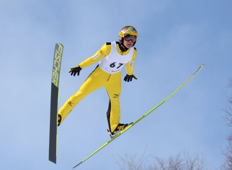 スキージャンプ：見たか妹よ 最長不倒142．5m | 毎日新聞