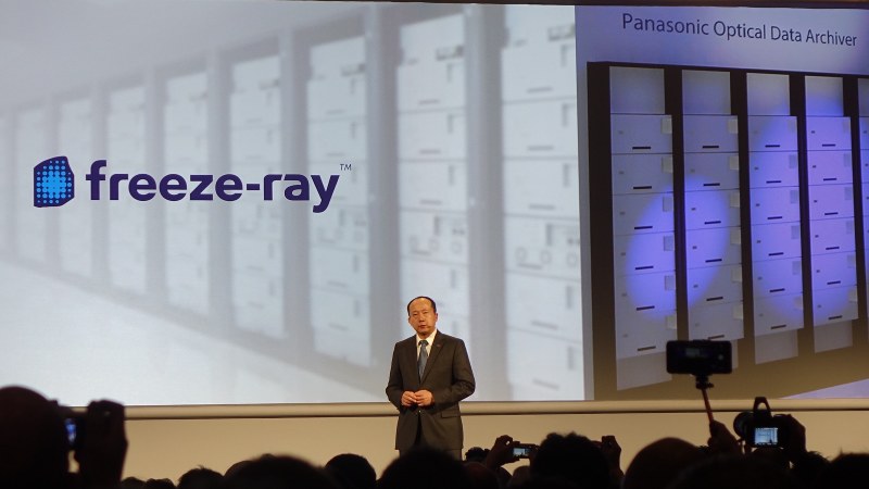 パナソニックはCESで行われた記者会見で、光ディスクをサーバー向けに使う「freeze-ray」を発表した