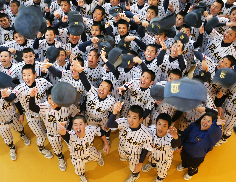 選抜高校野球：25年ぶり東海大甲府 吉報にほっ | 毎日新聞