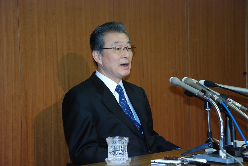 記者会見で日本の制裁強化を批判する朝鮮総連の南昇祐・副議長=東京都千代田区の朝鮮総連本部で2016年2月12日午後3時18分、堀智行撮影