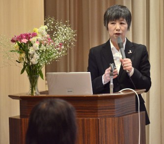 乳がんから守る 抗がん剤治療による脱毛 正しく理解 盛岡で体験者の会 専門家招き情報交換会 岩手 毎日新聞