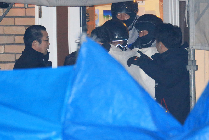 佐倉の立てこもり ３６歳男を逮捕 人質の女性救出 写真特集9 10 毎日新聞
