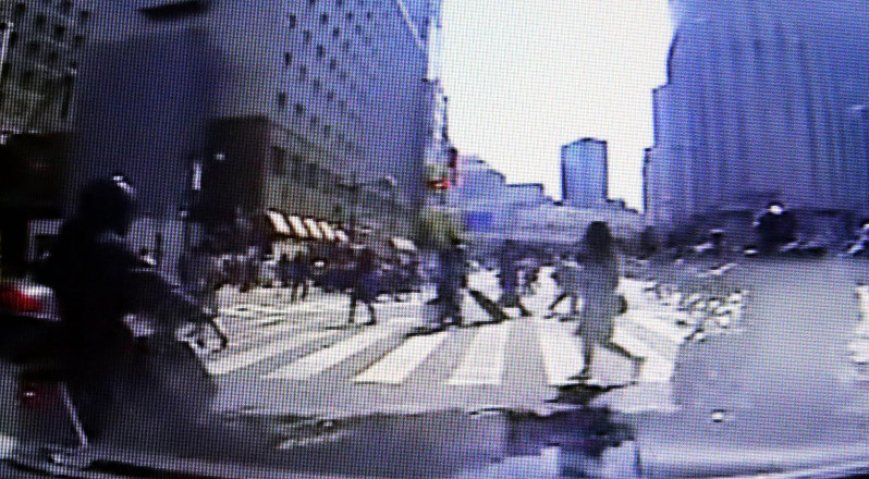 大阪 車暴走 時速４０キロで走行か 近隣車カメラに映像 毎日新聞