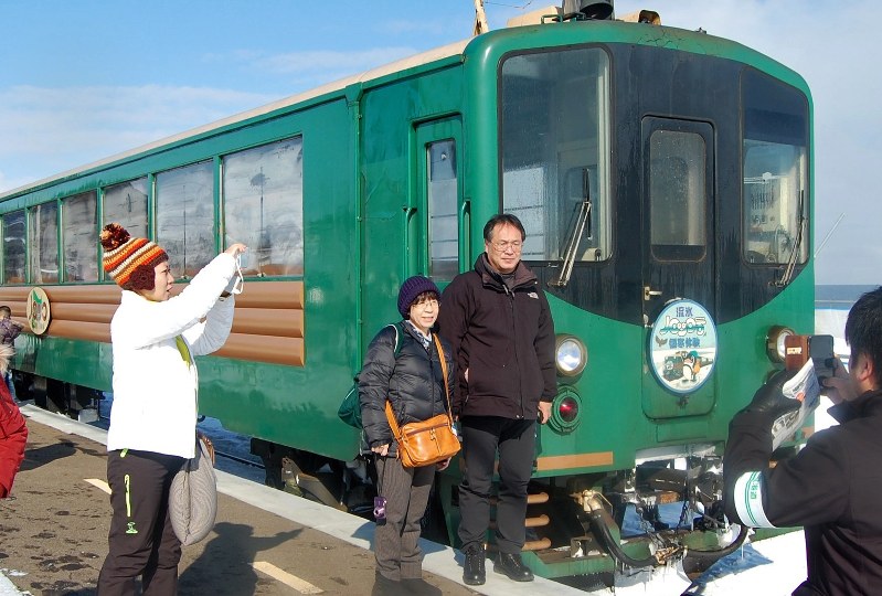 流氷ノロッコ号 最終運行終える ファンら廃止惜しむ 毎日新聞