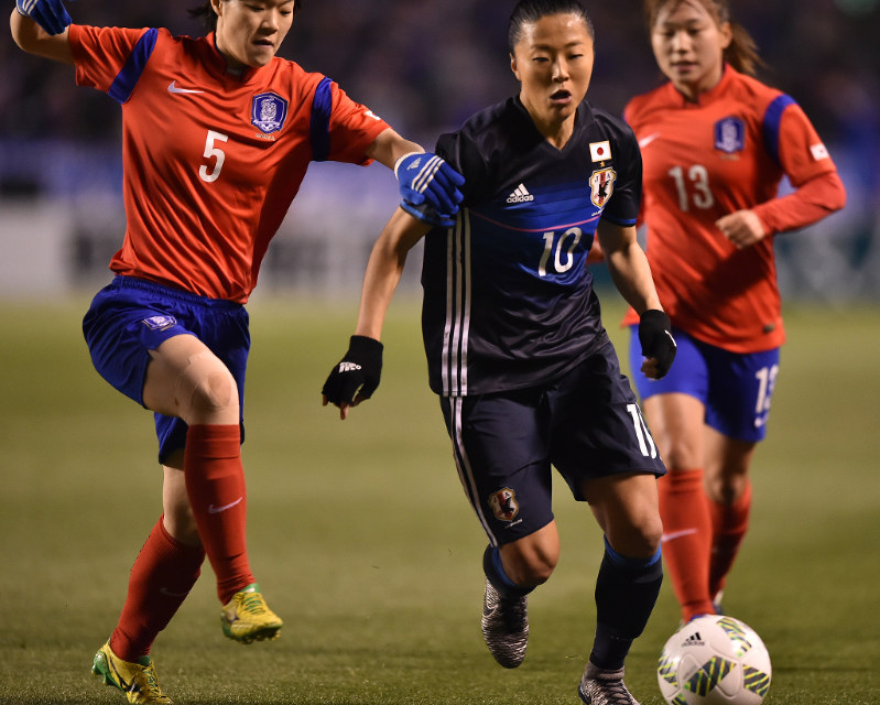 サッカー なでしこ ０ ０で前半終了 毎日新聞