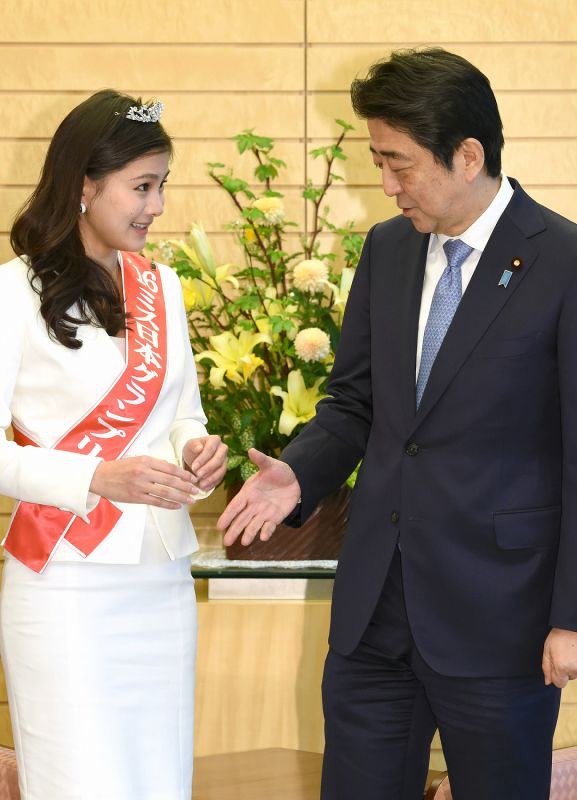 ミス日本・松野さん：安倍首相「立候補ぜひ自民党から」 [写真特集2/7