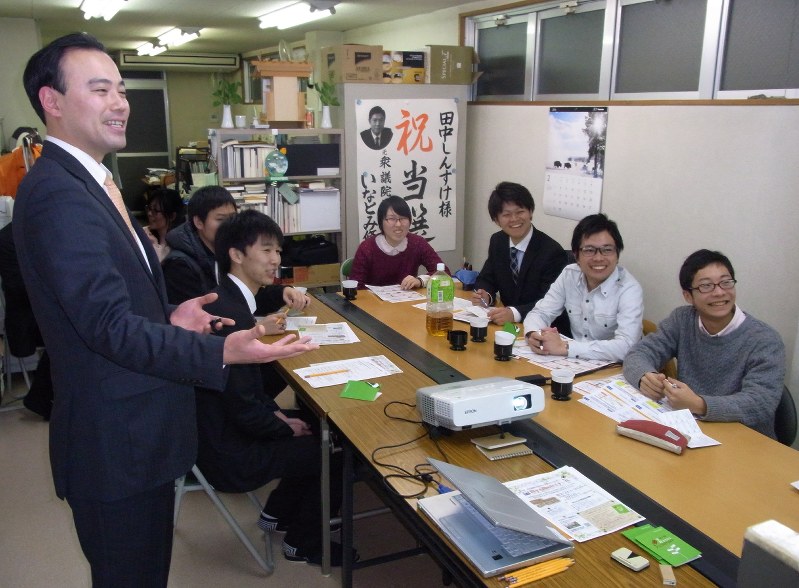 １８歳選挙権 ２４０万票争奪 各党 地方で躍起 毎日新聞