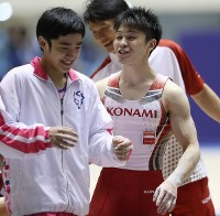 2015 体操NIPPON 内村航平 白井健三 直筆サインカード 体操：内村航平、全日本9連覇 白井健三2位 [写真特集9/20