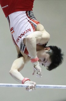 2015 体操NIPPON 内村航平 白井健三 直筆サインカード 体操：内村航平、全日本9連覇 白井健三2位 [写真特集9/20