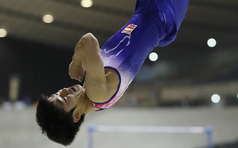 2015 体操NIPPON 内村航平 白井健三 直筆サインカード 体操：内村航平、全日本9連覇 白井健三2位 [写真特集9/20