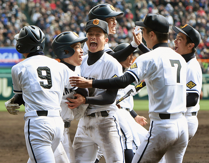 第88回選抜高校野球：高松商、55年ぶり準優勝 「後半の粘り」収穫 悔しさ胸に夏へ決意 ／香川 毎日新聞