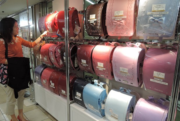 ランドセル 来年用早くも販売 横浜高島屋 １カ月前倒し 神奈川 毎日新聞