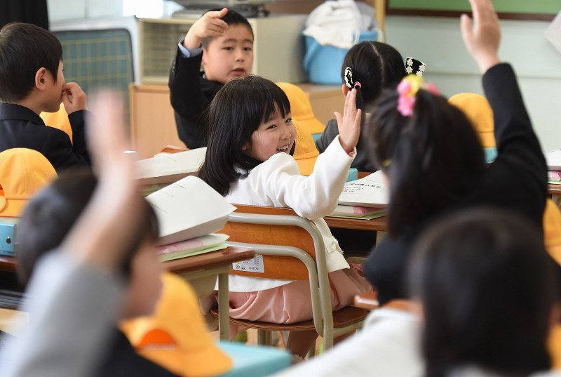 入学式 たくさん友達作る 桜も祝福 東京都内の小学校 写真特集1 9 毎日新聞