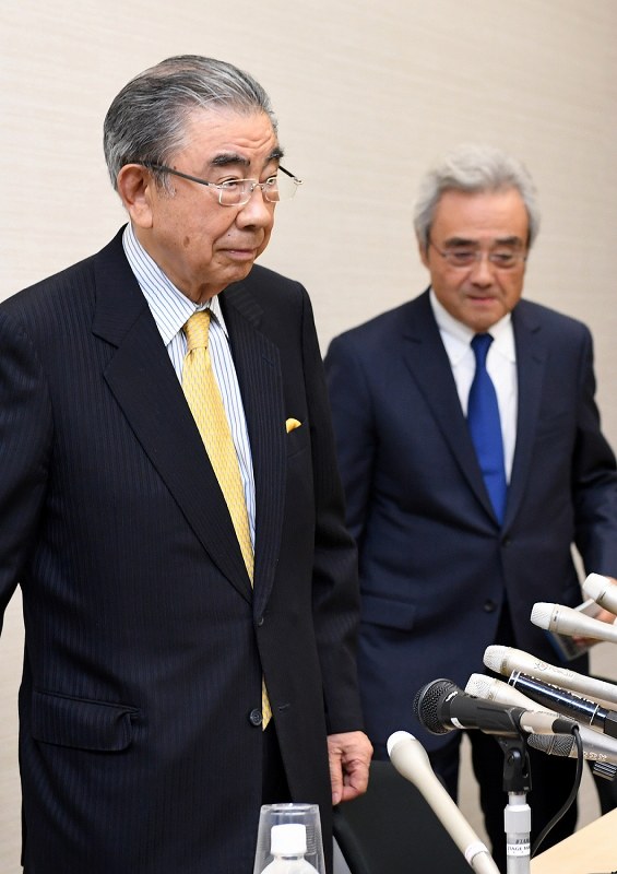 セブン アイｈｄ 鈴木会長が辞意表明 人事混乱で引責か 写真特集4 11 毎日新聞