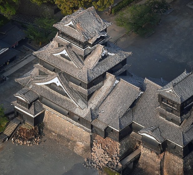 Photo Special Kumamoto Castle Before And After The Quakes 写真特集2 11 毎日新聞