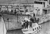 第五福竜丸の刻銘式、再び福竜丸に＝１９７０年２月２１日撮影