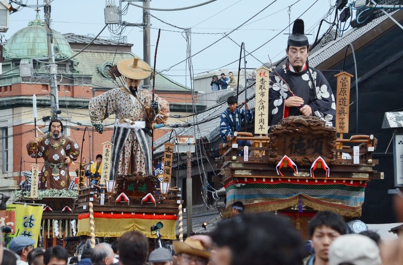 佐原の大祭 山車２４台一堂に 香取市１０周年で 千葉 毎日新聞