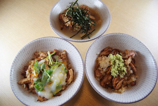 生わさびをまぶす、半熟親子丼、鶏白湯茶漬けの3度の“味変”で楽しむ