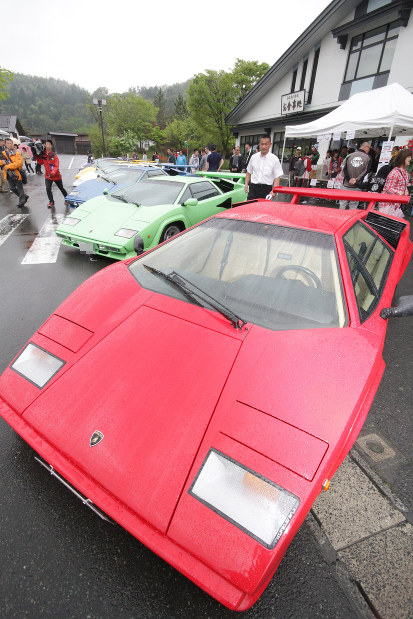 スーパーカー：ずらりカウンタック熊本支援も 岩手・江刺 | 毎日新聞