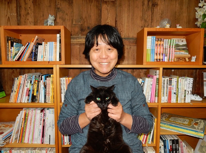 ペット 猫の本だけ ねこ図書館 和歌山で古民家を改装 毎日新聞