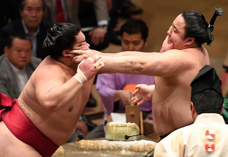 大相撲：白鵬は歴代単独1位の幕内880勝 [写真特集9/13] | 毎日新聞